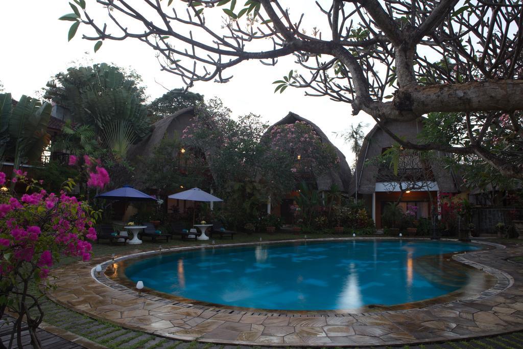 Puri Dalem Hotel Sanur Екстер'єр фото