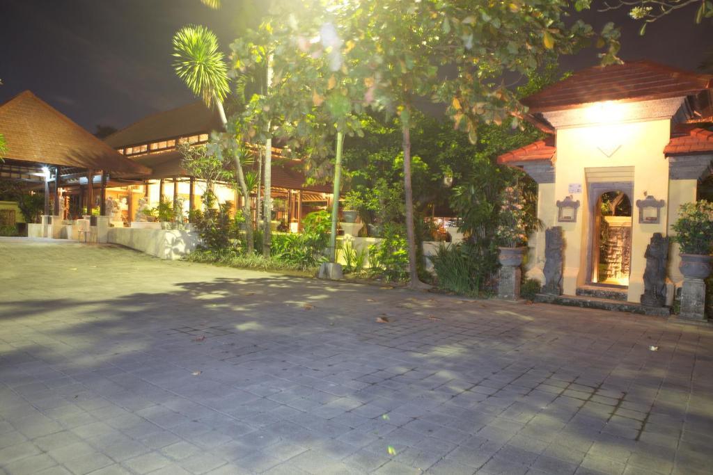 Puri Dalem Hotel Sanur Екстер'єр фото